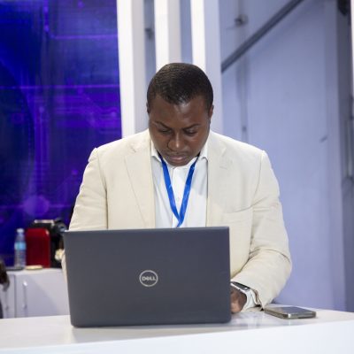 _O5A8300_Easy-Resize.com